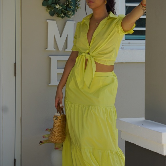 Top and Skirt Set - Picture 4 of 4